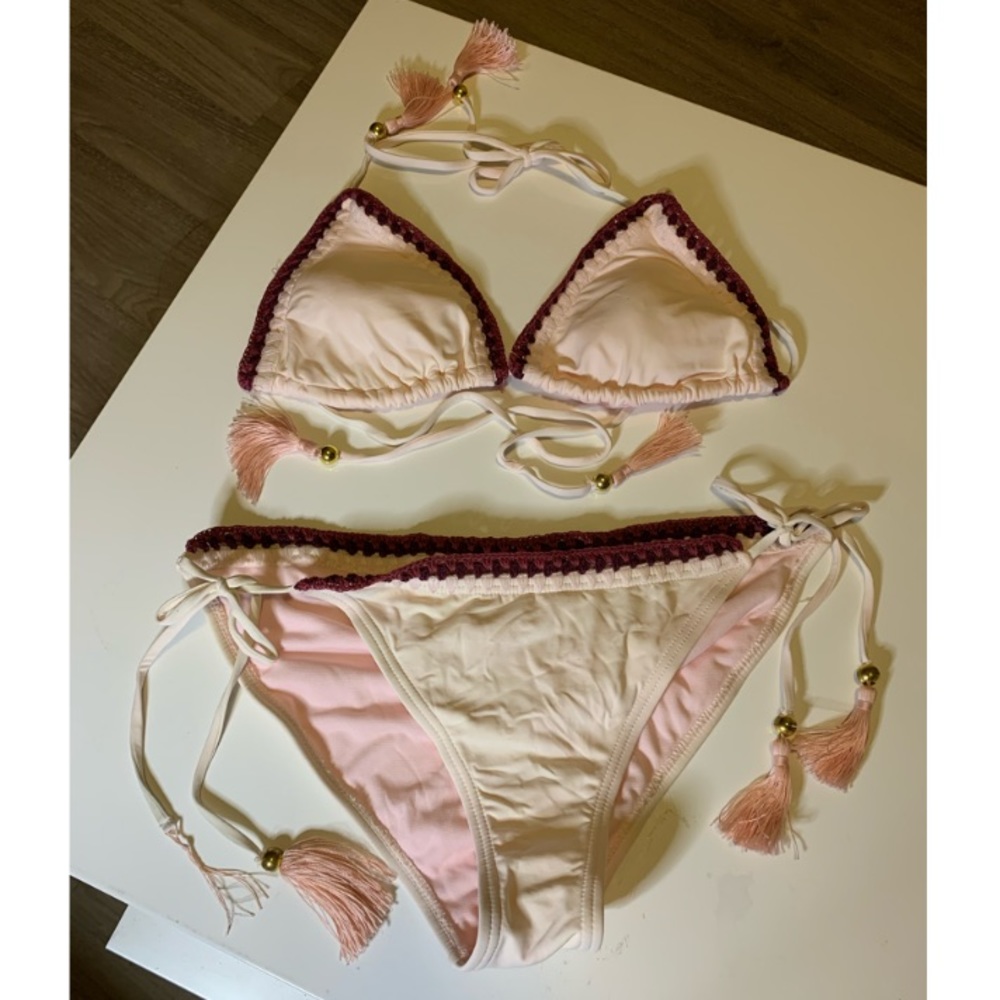 Ambrielle Bikini Top 
Small
pink